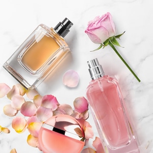 العطور الفخمة