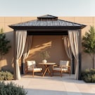 التخييم والتنزه في الهواء الطلق