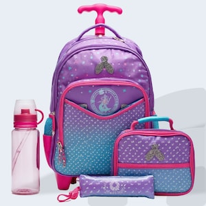 حقائب مدرسية وعلب حفظ الطعام 