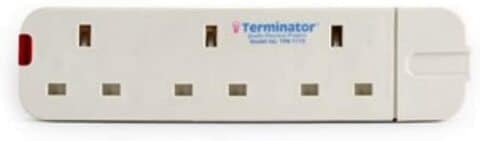 اشتري Terminator ESMA Approved 13amp Rewirable Extension Trailing Socket with Power Indicator and Replaceable Fuse (3 Way UK) في الامارات
