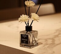 Mei Stylish Gardenia Oil Aromatherapy Diffuser Stick And Glass Bottle For Room Fragrance And Home D&eacute;cor