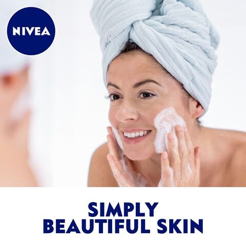 Nivea Natural Fairness Exfoliating Face Scrub With Carnitin And Vitamin C 100ml