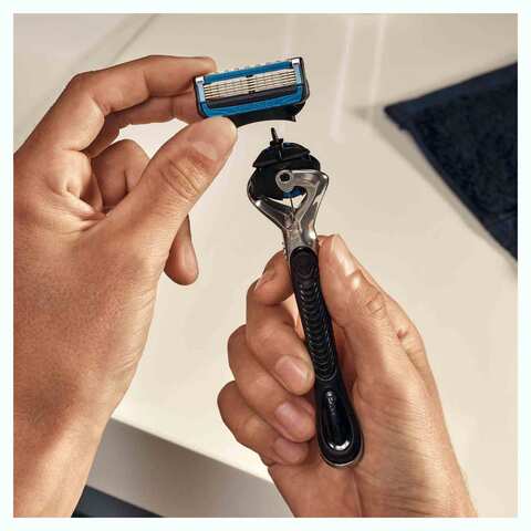 Gillette Pro Shield 5 Chill Razor With Refill Blades Black 3 PCS