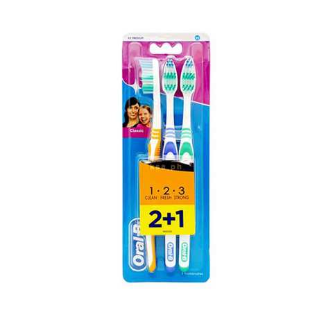 Oral-B Toothbrush Medium Classic 3 Effects 3 Pieces