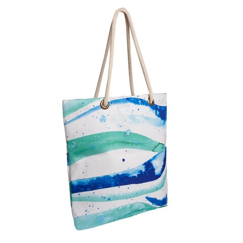 Beach tote with outlet rope handles