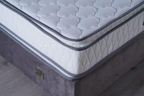 Pillow top mattress store in a box