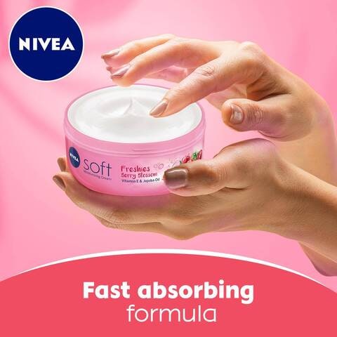NIVEA Moisturising Cream, Soft Freshies Refreshing Berry Blossom, Jar 100ml