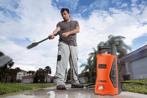 BLACK & DECKER 1300 Watt 100 Bar Pressure Washer PW1370TD