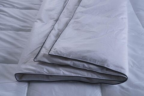 Down store filled duvet