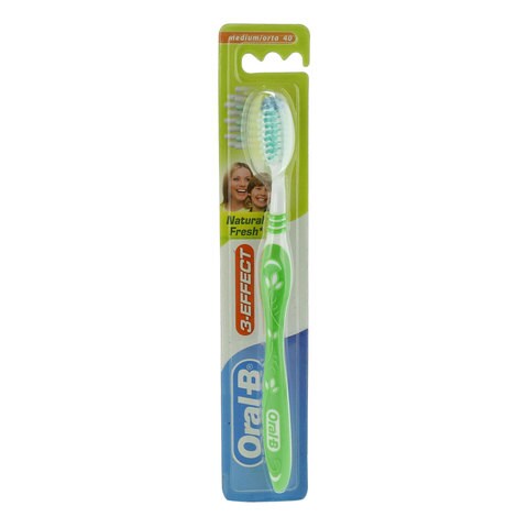 Buy Oral-B 123 Fresh 40 Medium Toothbrush Multicolour in Saudi Arabia