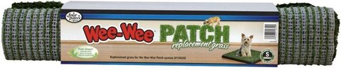 اشتري Four Paws Wee-Wee Patch Replacement Grass Medium 19X29 في الامارات