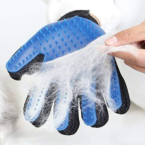 Bathing gloves shop for dogs