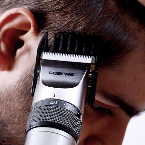 Geepas مفتاح تشغيل/إيقاف، مؤشر ضوئي، ماكينة قص شعر احترافية قابلة لإعادة الشحن GTR8711 جيباس