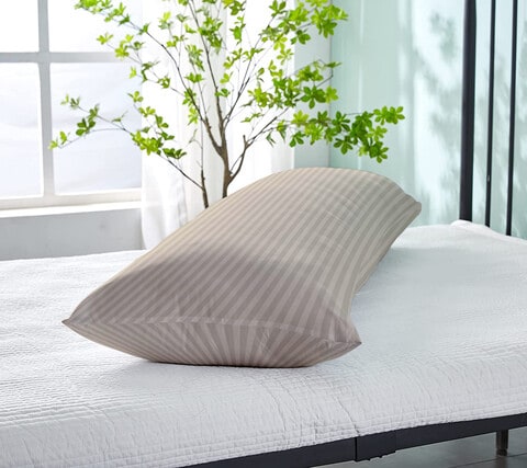 Polyester body clearance pillow