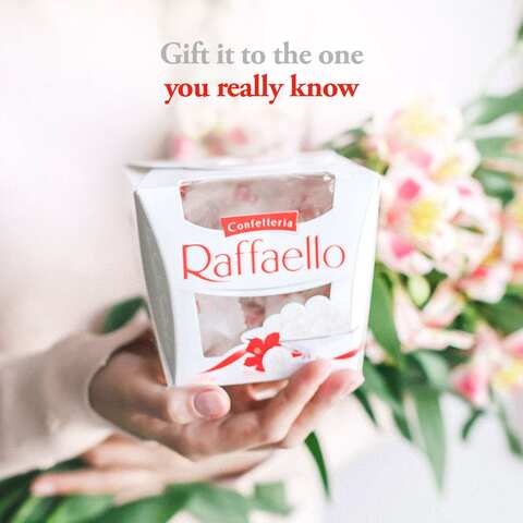 Raffaello Premium Coconut &amp; Almond Pralines 30g