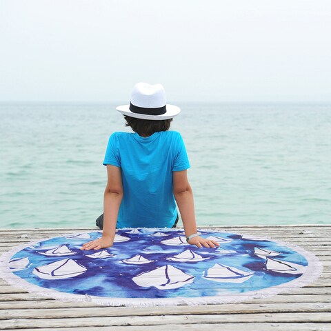 Round store beach throw